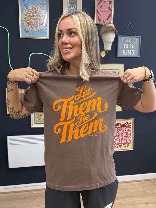Unisex 'Let them be them' Heavyweight T-Shirt